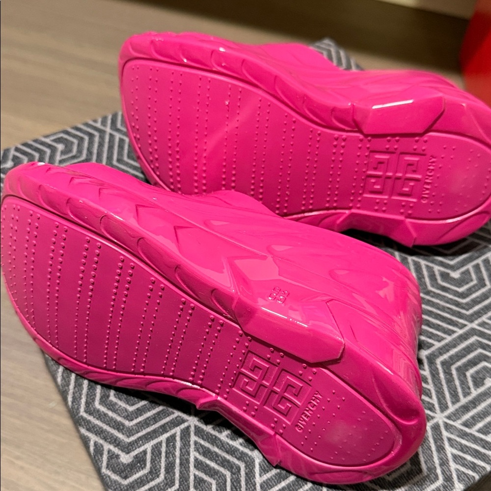 GIVENCHY Marshmallow Wedge Sandals - SZ 35/US 5 - Hot Pink - Picture 9 of 9